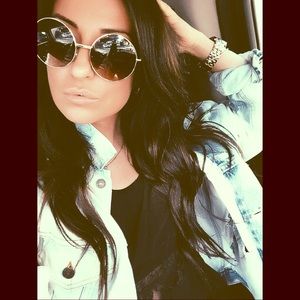 Meet your Posher, Chara